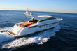 yacht en baie de cannes