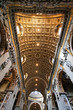 intérieur basilique saint Pierre de Rome San pietro Vatican