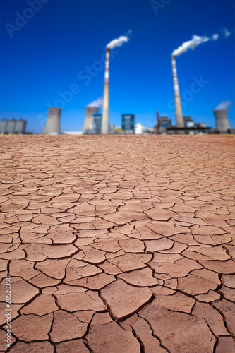 Photo: Power plant in desert Power plant in desert