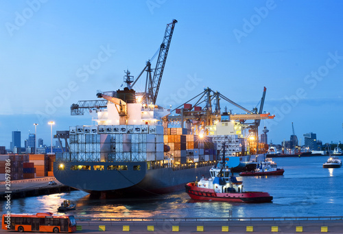 Photo: Cargo ship docking Cargo ship docking