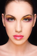 femme brune maquillage