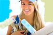 Photo: jeune femme peintre en batiment jeune femme peintre en batiment