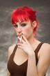 fragazza che fuma