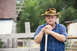 Foto: Frustrated Old Farmer Portrait Frustrated Old Farmer Portrait