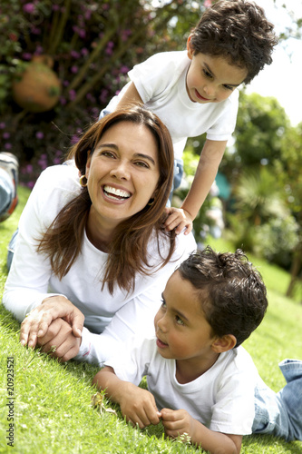 Photo: family lifestyle portrait family lifestyle portrait