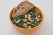 zuppa di fagioli cannellini e cavolo nero