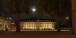 Pleine lune sur la cour d'honneur
