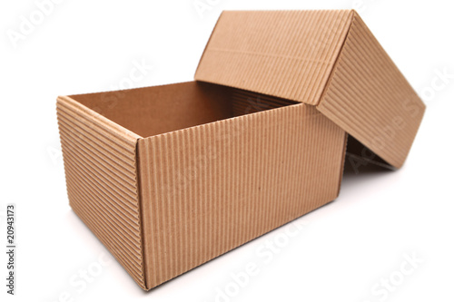 Foto: Empty cardboard box on a white background Empty cardboard box on a white background