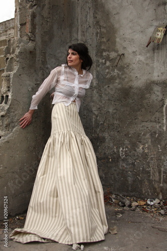 Photo: La longue jupe La longue jupe