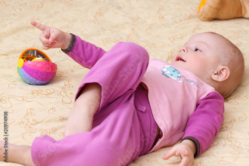 Photo: Young girl indoors Young girl indoors