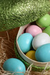 piccole uova di pasqua colorate