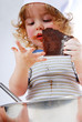 Enfant qui cuisine...
