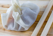 Wantan mit Stäbchen