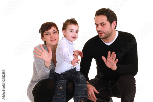 Foto: mamma, papà e figlio salutano mamma, papà e figlio salutano