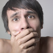 Photo: jeune homme nu étonnement surprise jeune homme nu étonnement surprise
