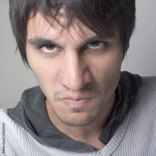 Photo: jeune homme nu regard de haine amertume jeune homme nu regard de haine amertume
