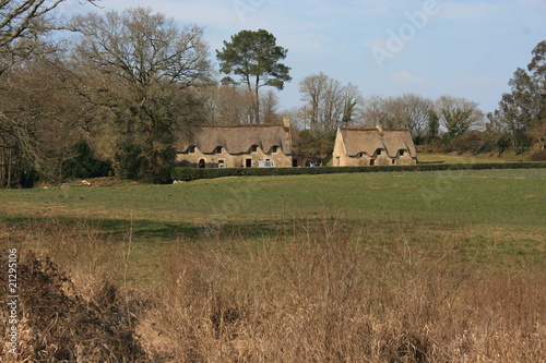 Longères bretonnes dans la campagne de Languidic (Morbihan)