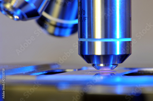 Photo: High resolution close up image of a microscope High resolution close up image of a microscope