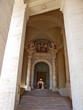 Foto: main entrance of the vatican palace main entrance of the vatican palace