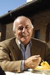 il nonno a tavola