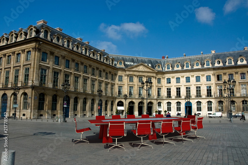 Photo: Meeting in Place Vendome, Paris Meeting in Place Vendome, Paris