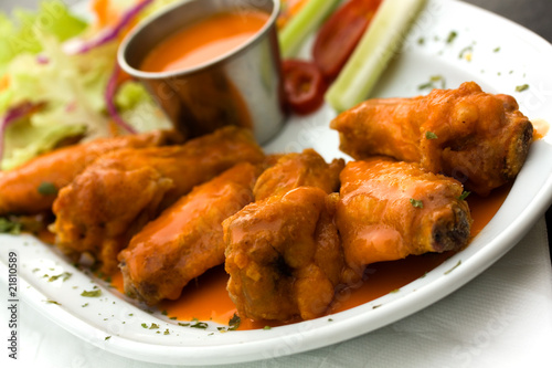 Photo: Buffalo Wings-Hähnchen Keule,Soße Buffalo Wings-Hähnchen Keule,Soße