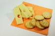 Käse und Cräcker