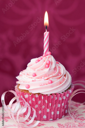 Photo: Pink birthday cupcake Pink birthday cupcake