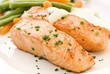 Lachsfilets mit Gemüse