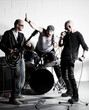 groupe chanteur guitarise batteur