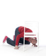 jeune homme analyse d'une chaise bricolage