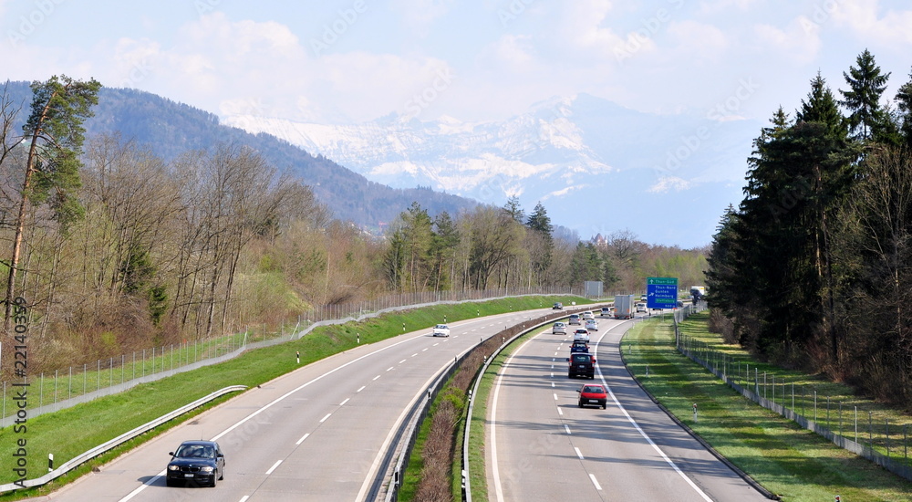 1000_F_22140359_ARwIqRUKUbcTqKrCPjftzcmbj9yBsNzs.jpg