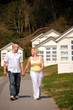 Foto: Happy couple walking together Happy couple walking together