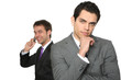 zwei männer dynamisches team business