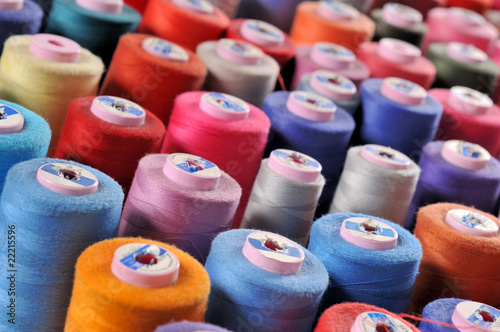 Foto: Colorful reels of threads background TAILOR related images. Colorful reels of threads background TAILOR related images.