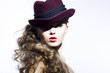 Foto: Beautiful young model in hat Beautiful young model in hat