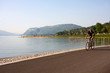 vélo au bord du lac du Bourget