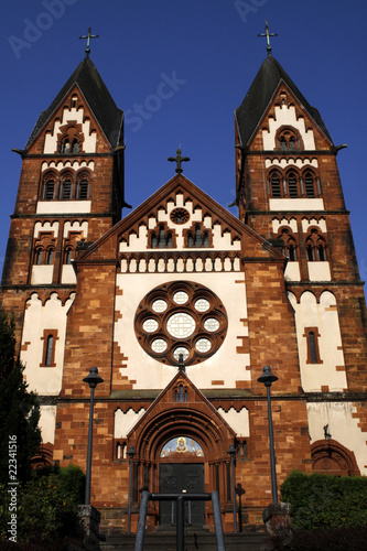 Foto: Lutwinuskirche in Mettlach Lutwinuskirche in Mettlach