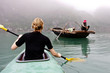 Paddeln in der Halong Bucht