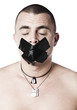 jeune homme silence
