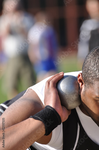 Foto: Man with Shot Put Man with Shot Put