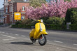 Gelber Roller
