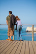 un couple face a la mer un couple face a la mer