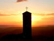 Croix dans le soleil couchant