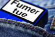 paquet de cigarettes dans la poche paquet de cigarettes dans la poche