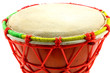 instrument de percussion africaine, djembé, fond blanc