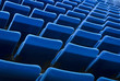 fauteuils-bleus-rangées-dos fauteuils-bleus-rangées-dos