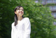 女性・新緑