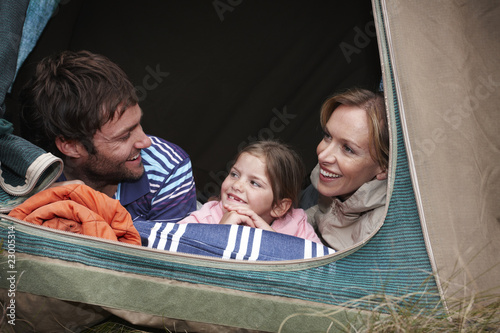Foto: Small family camping Small family camping