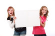 Teens mit Schild